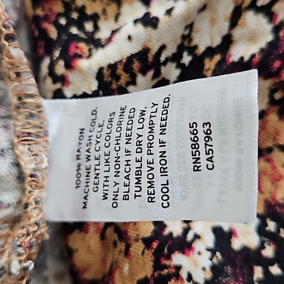 Treasure and Bond, Strappy Girls Romper, Brownish Flowers,Size 12 ,NWOT - Picture 8 of 8